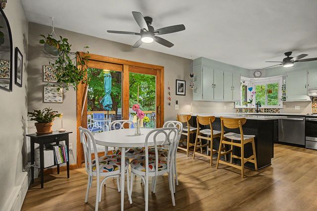 10 Alden St, Easthampton, MA 01027