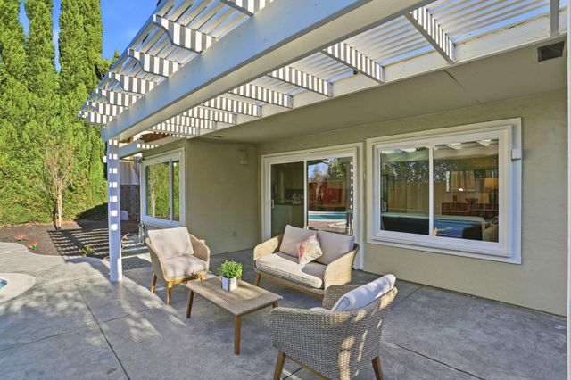 1020 Quartermaster Canyon Rd, San Ramon, CA 94582