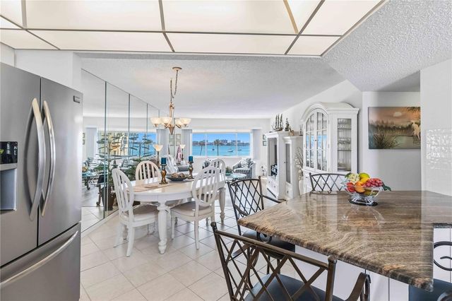 4550 COVE CIRCLE 303, St Petersburg, FL 33708