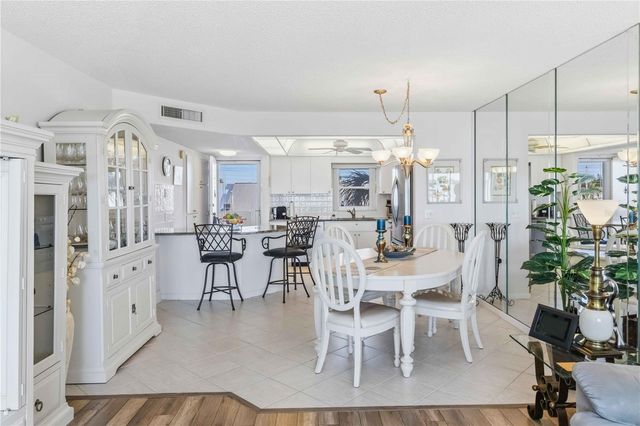 4550 COVE CIRCLE 303, St Petersburg, FL 33708