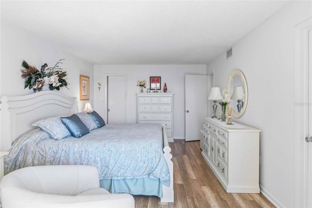 4550 COVE CIRCLE 303, St Petersburg, FL 33708