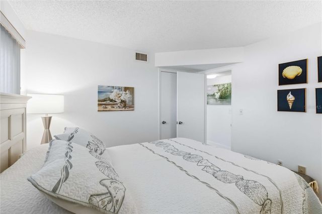 4550 COVE CIRCLE 303, St Petersburg, FL 33708