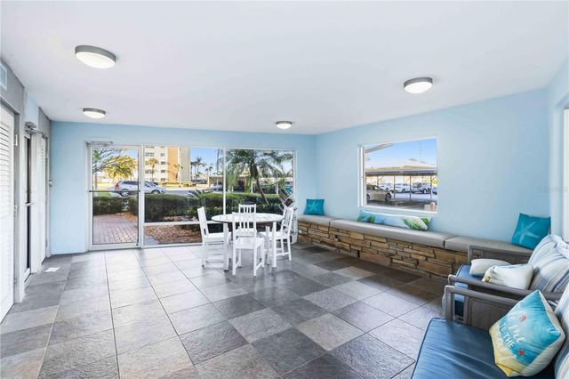 4550 COVE CIRCLE 303, St Petersburg, FL 33708