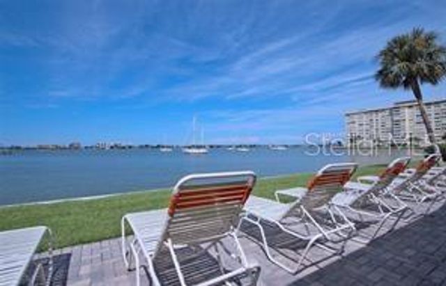 4550 COVE CIRCLE 303, St Petersburg, FL 33708