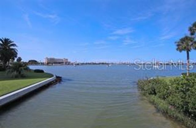 4550 COVE CIRCLE 303, St Petersburg, FL 33708