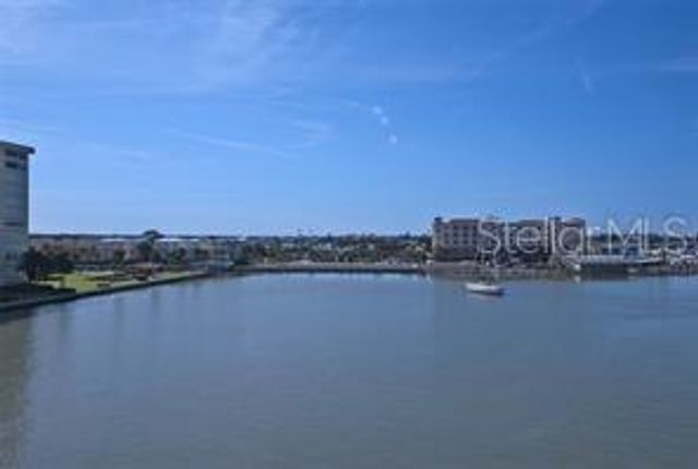 4550 COVE CIRCLE 303, St Petersburg, FL 33708