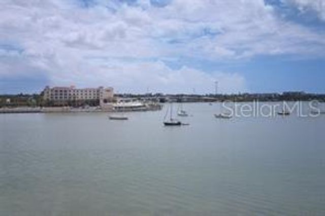 4550 COVE CIRCLE 303, St Petersburg, FL 33708