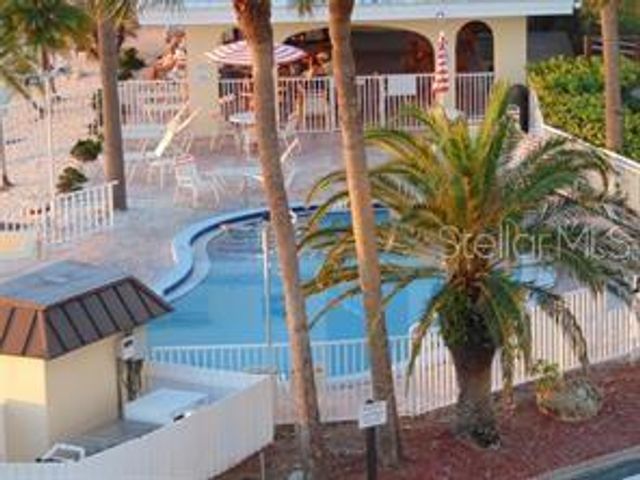 4550 COVE CIRCLE 303, St Petersburg, FL 33708