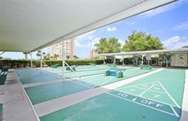 4550 COVE CIRCLE 303, St Petersburg, FL 33708