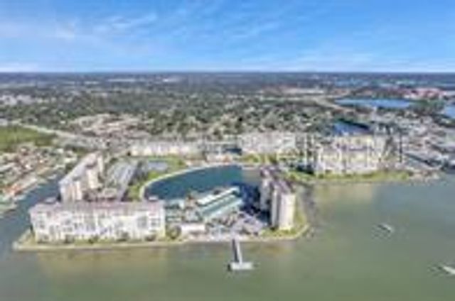 4550 COVE CIRCLE 303, St Petersburg, FL 33708