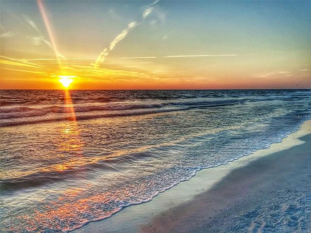 4550 COVE CIRCLE 303, St Petersburg, FL 33708