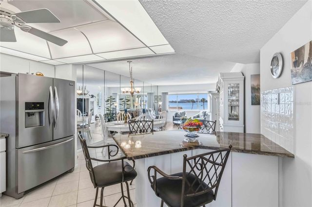 4550 COVE CIRCLE 303, St Petersburg, FL 33708