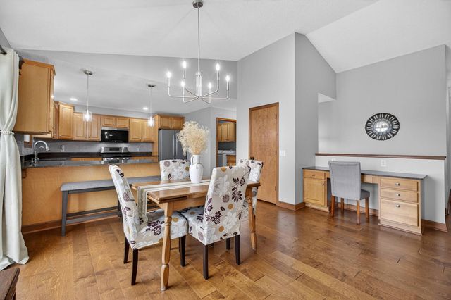617 N 6th Street Circle, Princeton, IA 52768
