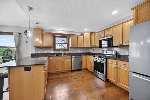 617 N 6th Street Circle, Princeton, IA 52768