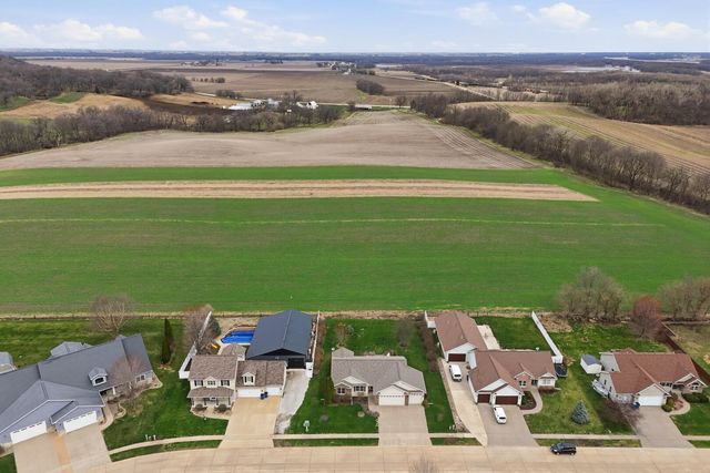 617 N 6th Street Circle, Princeton, IA 52768