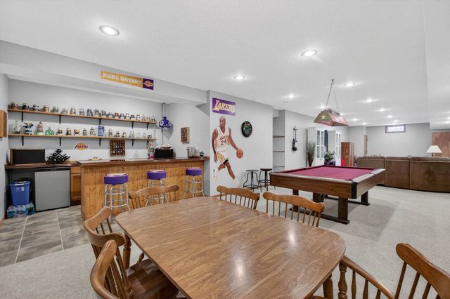 617 N 6th Street Circle, Princeton, IA 52768