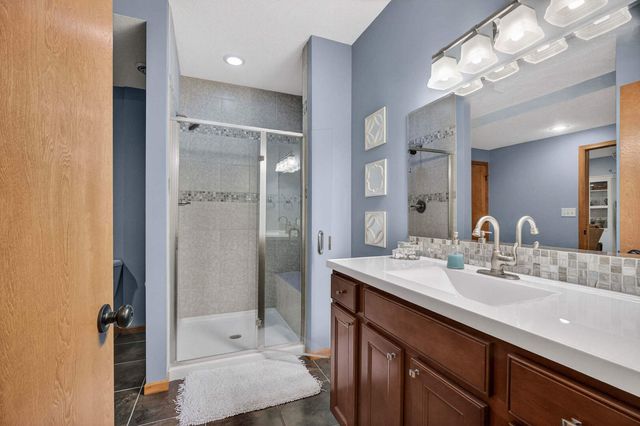 617 N 6th Street Circle, Princeton, IA 52768