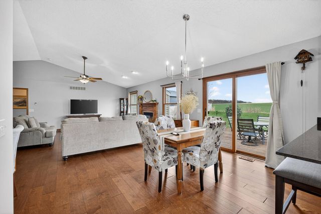 617 N 6th Street Circle, Princeton, IA 52768