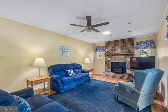 1375 DOWNING DR, Hatfield, PA 19440