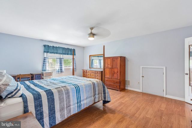 1375 DOWNING DR, Hatfield, PA 19440
