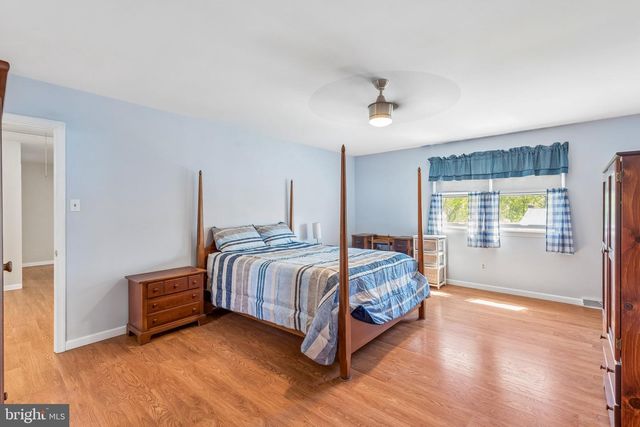 1375 DOWNING DR, Hatfield, PA 19440