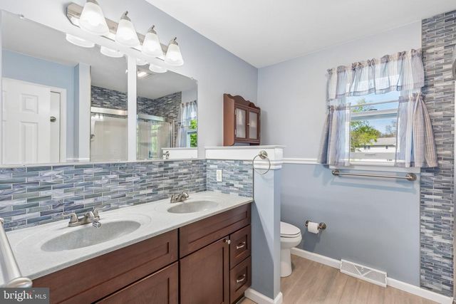 1375 DOWNING DR, Hatfield, PA 19440