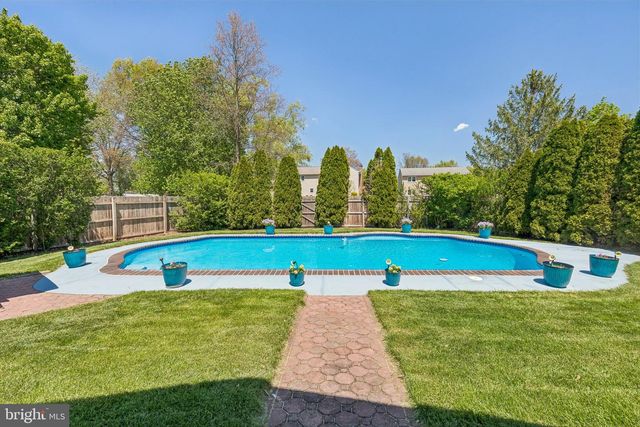 1375 DOWNING DR, Hatfield, PA 19440