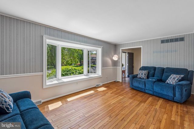 1375 DOWNING DR, Hatfield, PA 19440