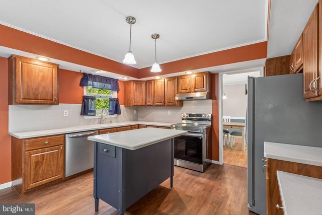 1375 DOWNING DR, Hatfield, PA 19440