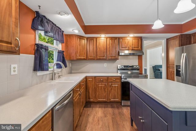 1375 DOWNING DR, Hatfield, PA 19440