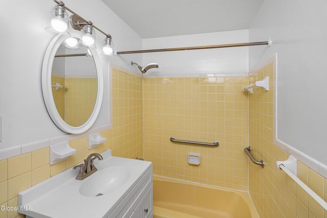 7 A Elgin Street, Colonie, NY 12205