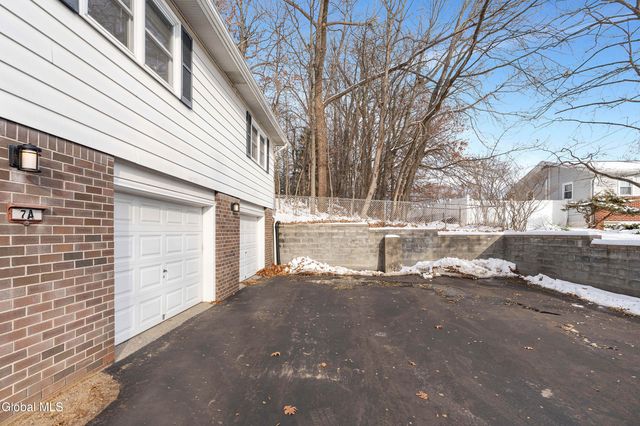 7 A Elgin Street, Colonie, NY 12205