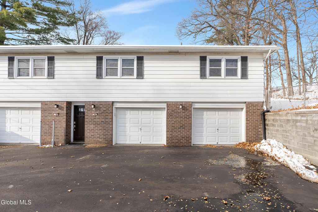 7 A Elgin Street, Colonie, NY 12205