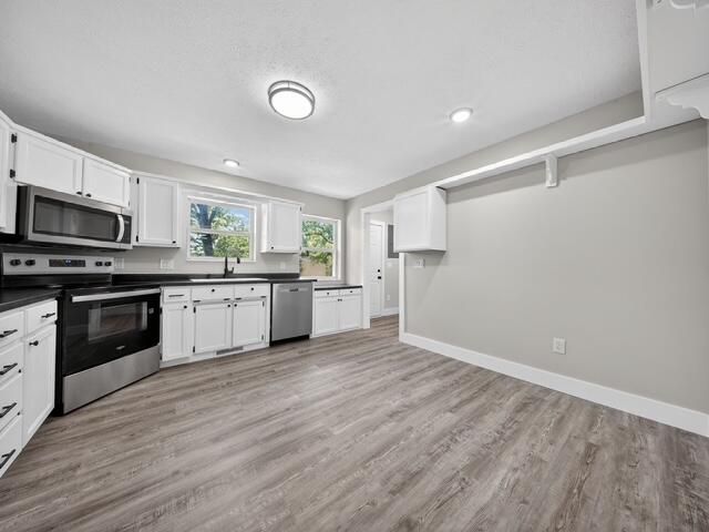 5 Golden Drive, Kimberling City, MO 65686