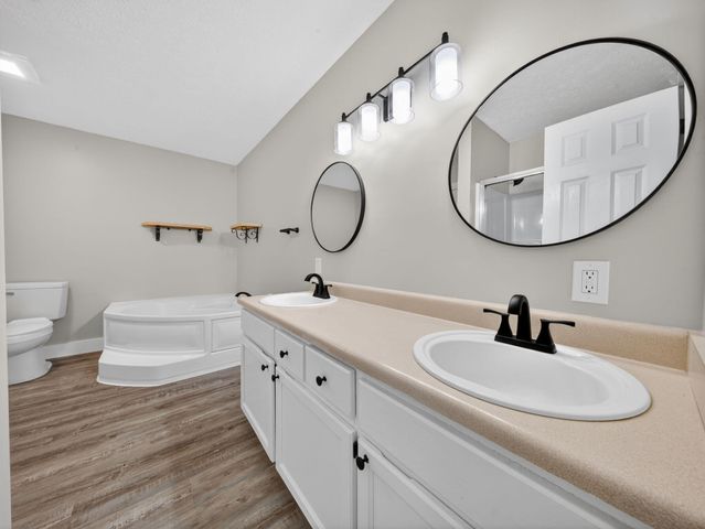 5 Golden Drive, Kimberling City, MO 65686
