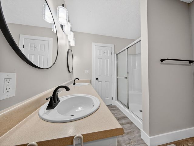 5 Golden Drive, Kimberling City, MO 65686