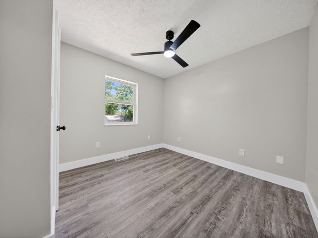 5 Golden Drive, Kimberling City, MO 65686