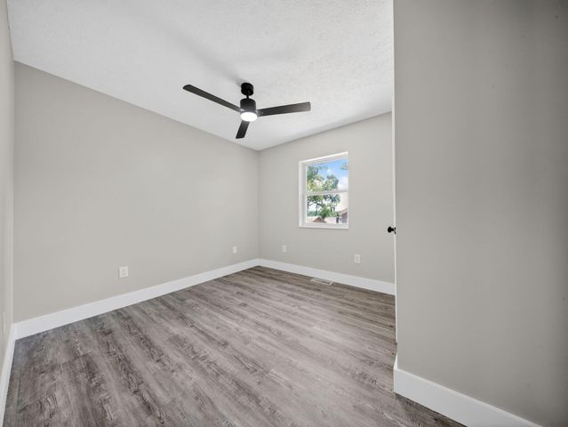 5 Golden Drive, Kimberling City, MO 65686