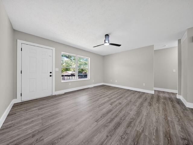 5 Golden Drive, Kimberling City, MO 65686
