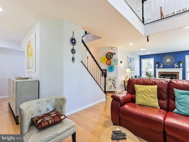 6 HEATH CT, Princeton, NJ 08540