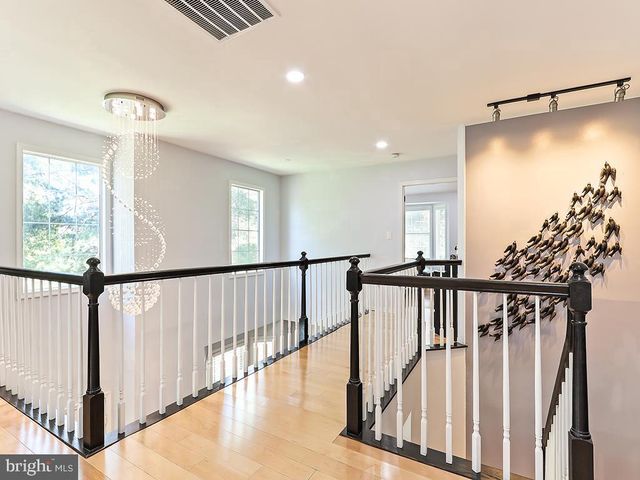 6 HEATH CT, Princeton, NJ 08540