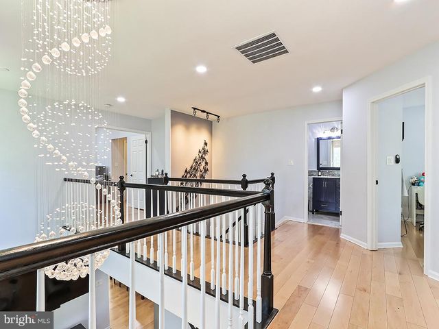 6 HEATH CT, Princeton, NJ 08540