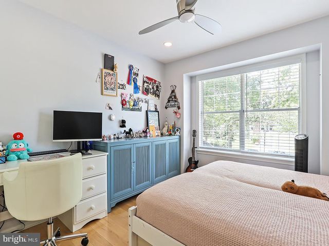 6 HEATH CT, Princeton, NJ 08540