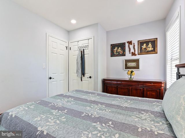 6 HEATH CT, Princeton, NJ 08540