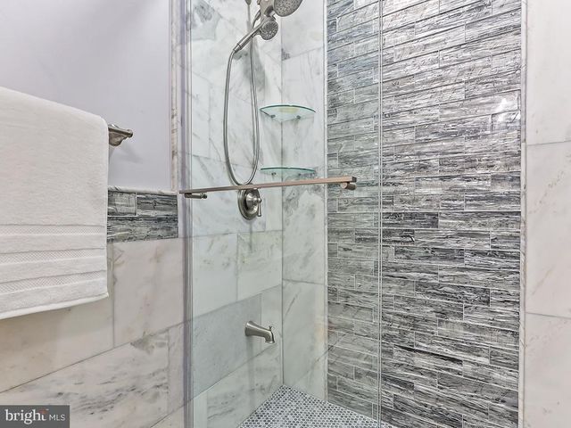 6 HEATH CT, Princeton, NJ 08540