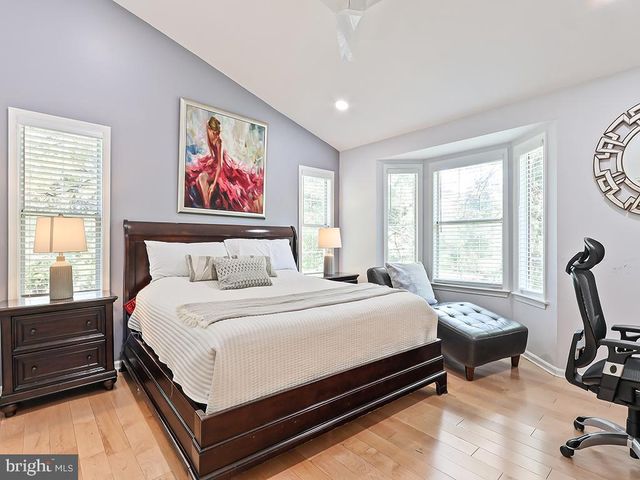 6 HEATH CT, Princeton, NJ 08540