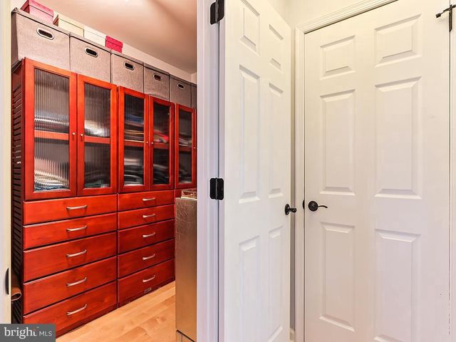 6 HEATH CT, Princeton, NJ 08540