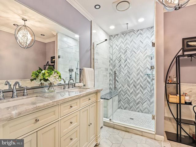 6 HEATH CT, Princeton, NJ 08540