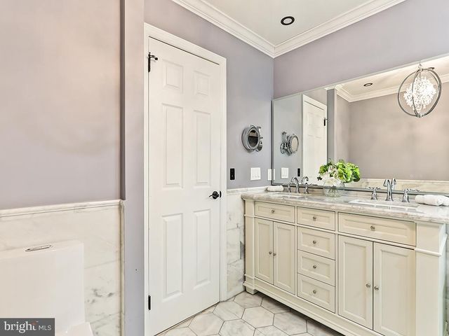 6 HEATH CT, Princeton, NJ 08540