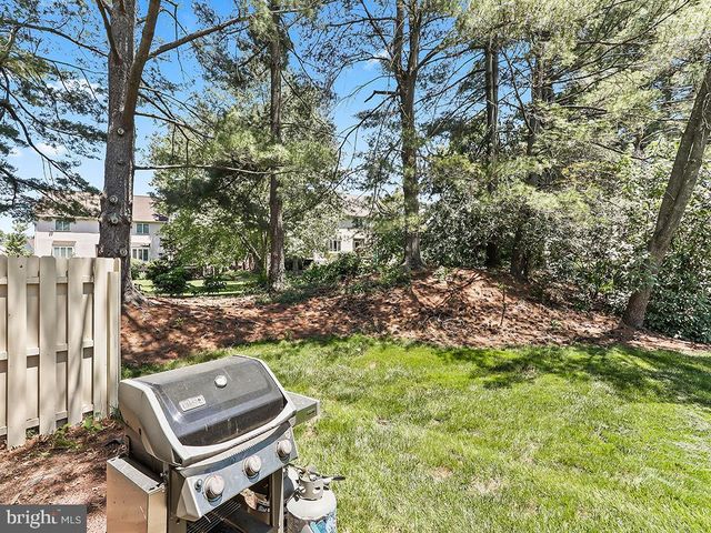 6 HEATH CT, Princeton, NJ 08540